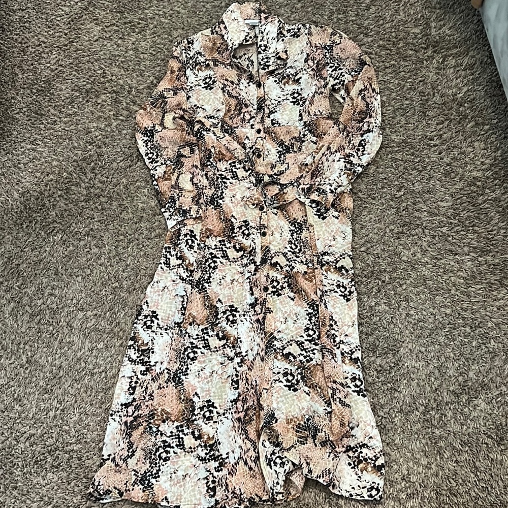 Fashion Nova Women’s Midi Dress size M